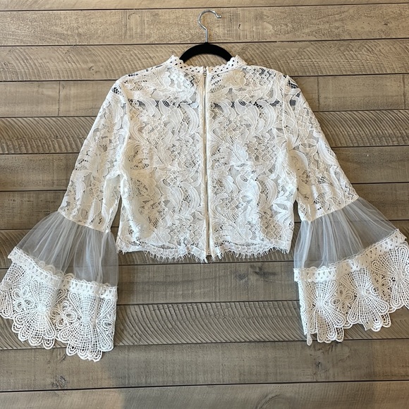 San Joy White Lace Crop Top With Bell Sleeves - Picture 4 of 4